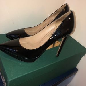 Slightly worn I’m cleaning out my closet